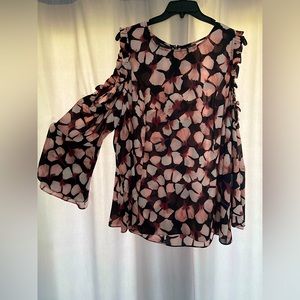 Cold-shoulder women’s blouse!